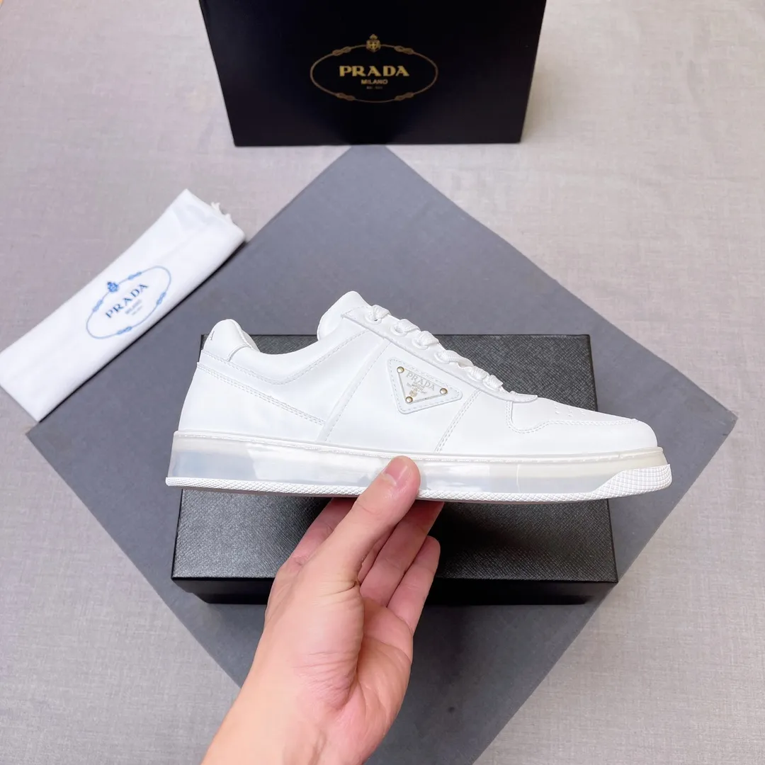 P420 Prada Prada's new men's leather sneakers, the highest version on the market, any comparison is welcome🆚! The original leather has excellent texture and is super high-end! Fetal sheep net lining imported from Italy, removable pad! Luxurious materials and fine workmanship, highly recommended! Code number 38-45 No. 058